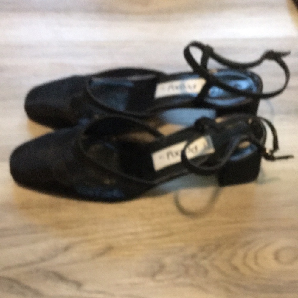 Elegant Black Women's Shoes by Proxy Size 10